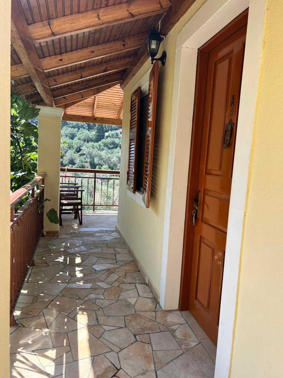 Vasiliki Apartment *